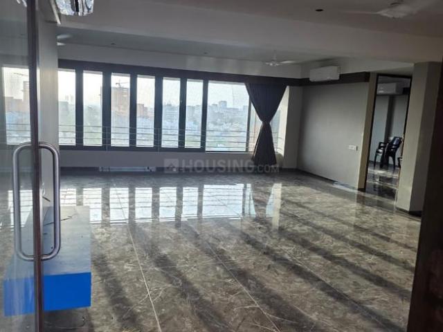 4 BHK Apartment in Thaltej for rent Ahmedabad. The reference number is 20663015