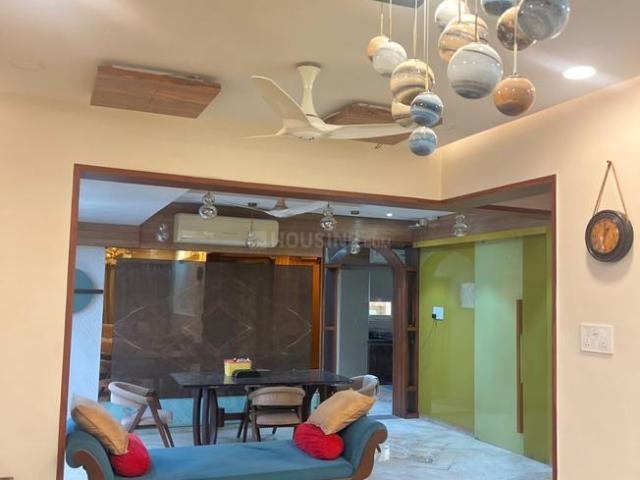 4 BHK Apartment in Thaltej for rent Ahmedabad. The reference number is 20814178