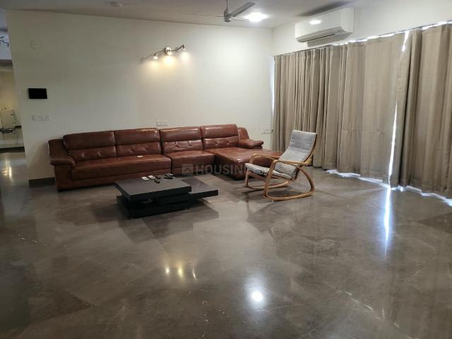 4 BHK Apartment in Thaltej for rent Ahmedabad. The reference number is 20972749