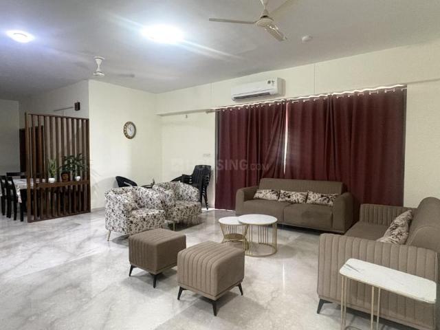 4 BHK Apartment in Thaltej for rent Ahmedabad. The reference number is 21020617