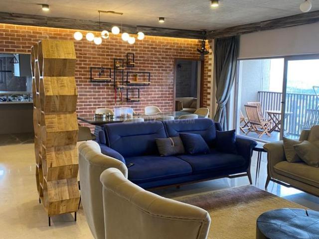 4 BHK Apartment in Thaltej for rent Ahmedabad. The reference number is 21077659