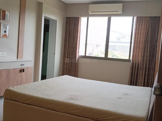 4 BHK Apartment in Thaltej for rent Ahmedabad. The reference number is 21351903
