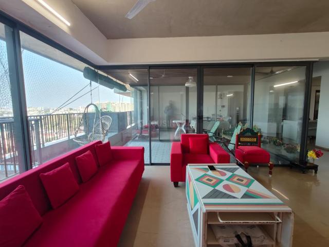 4 BHK Apartment in Thaltej for resale Ahmedabad. The reference number is 19912755