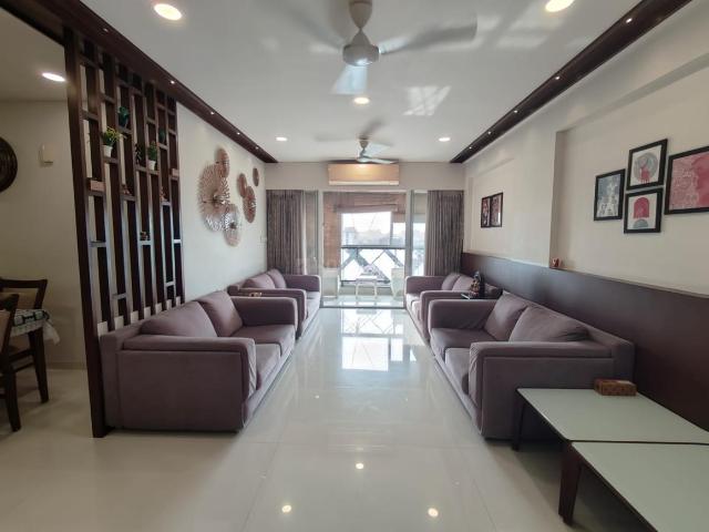 4 BHK Apartment in Thaltej for resale Ahmedabad. The reference number is 21068701