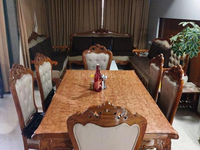 4 BHK Apartment in Thaltej for resale Ahmedabad. The reference number is 21091095