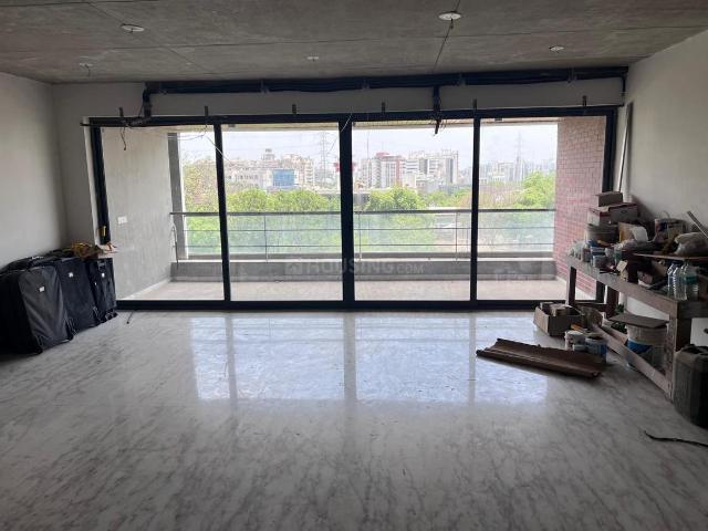 4 BHK Apartment in Thaltej for resale Ahmedabad. The reference number is 21002195