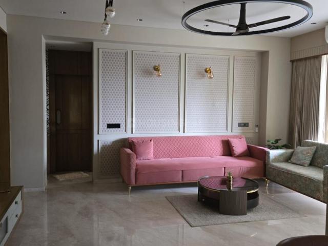 4 BHK Apartment in Thaltej for resale Ahmedabad. The reference number is 21016818