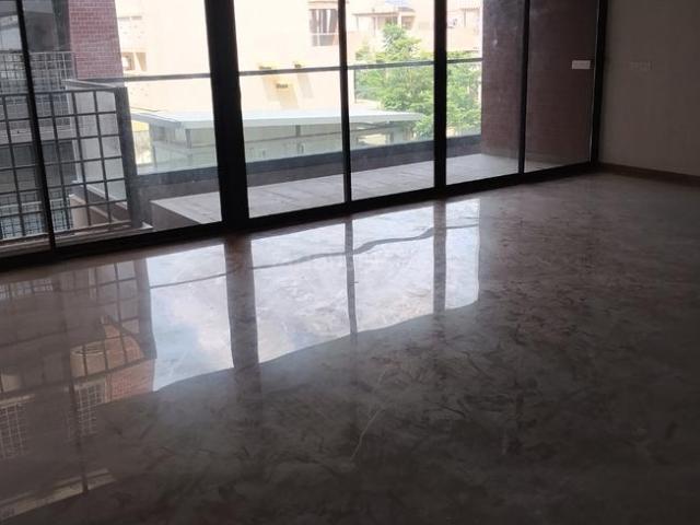 4 BHK Apartment in Thaltej for resale Ahmedabad. The reference number is 21147080