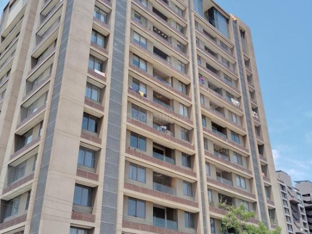 4 BHK Apartment in Thaltej for resale Ahmedabad. The reference number is 21107521