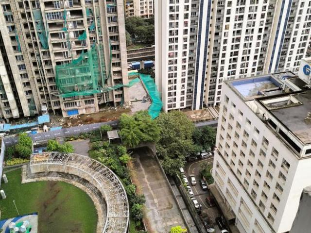 4 BHK Apartment in Thane West for resale Thane. The reference number is 20933902