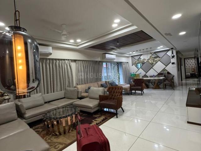4 BHK Apartment in Undera for rent Vadodara. The reference number is 18311054