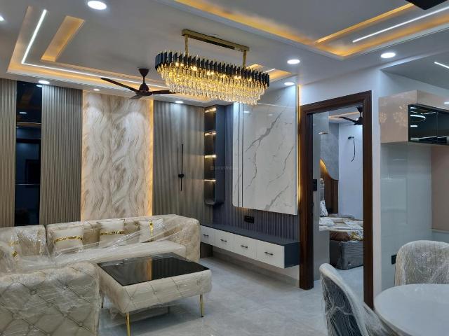 4 BHK Apartment in Uttam Nagar for resale New Delhi. The reference number is 19877629