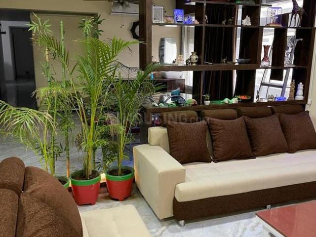4 BHK Apartment in Vaishno Devi Circle for rent Ahmedabad. The reference number is 20727962
