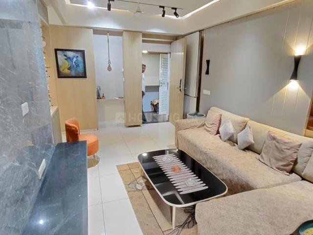 4 BHK Apartment in Vaishno Devi Circle for rent Ahmedabad. The reference number is 21029250