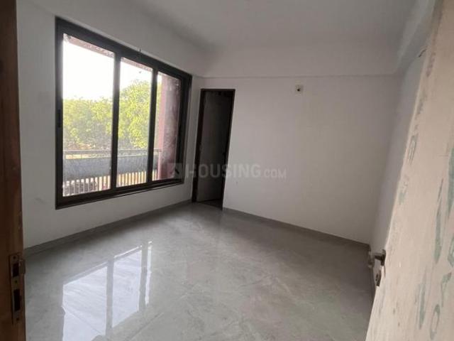 4 BHK Apartment in Vaishno Devi Circle for rent Ahmedabad. The reference number is 21037054