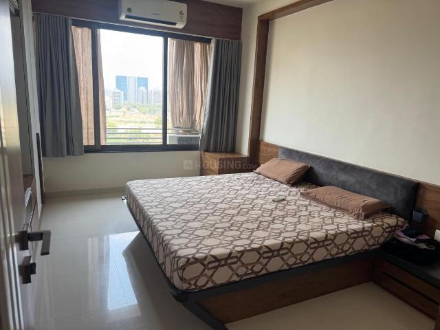 4 BHK Apartment in Vaishno Devi Circle for resale Ahmedabad. The reference number is 20475736