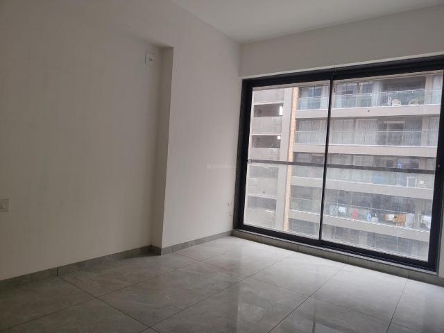 4 BHK Apartment in Vaishno Devi Circle for resale Ahmedabad. The reference number is 20667058