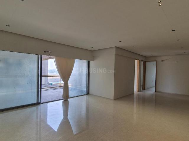 4 BHK Apartment in Vaishno Devi Circle for resale Ahmedabad. The reference number is 21075188