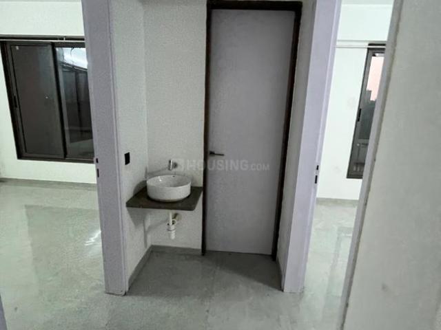 4 BHK Apartment in Vaishno Devi Circle for resale Ahmedabad. The reference number is 21299314