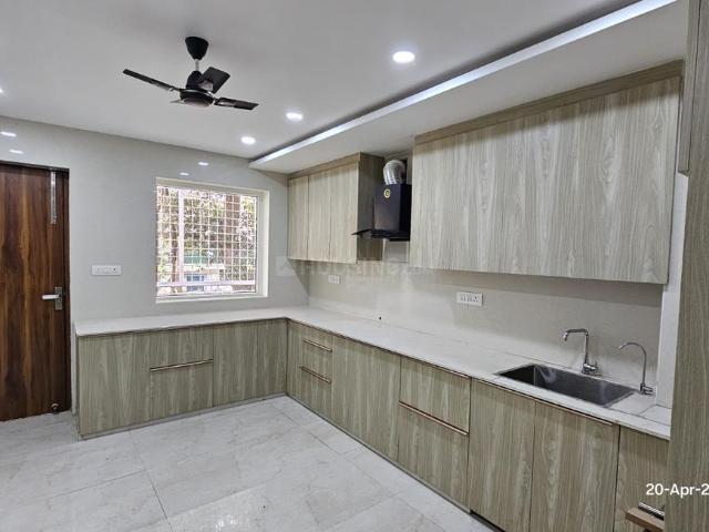 4 BHK Apartment in Vasant Kunj for rent New Delhi. The reference number is 20112828