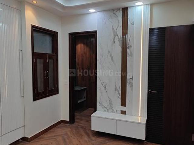 4 BHK Apartment in Vasant Kunj for resale New Delhi. The reference number is 18935449