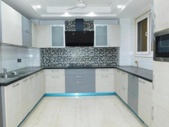 4 BHK Apartment in Vasant Kunj for resale New Delhi. The reference number is 19508954
