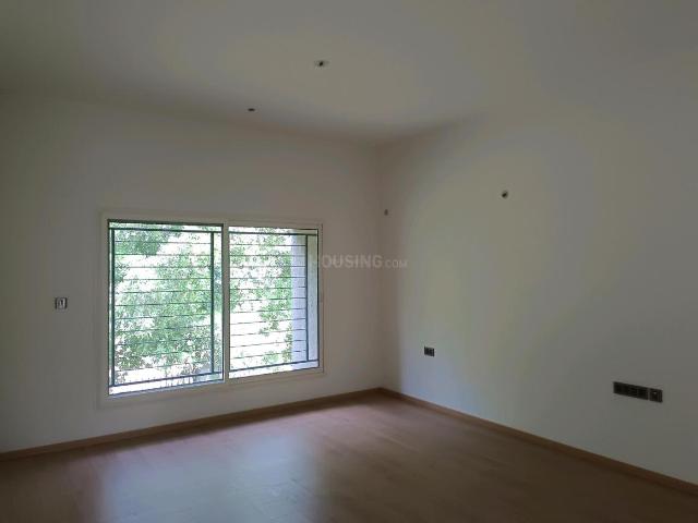 4 BHK Apartment in Vasant Kunj for resale New Delhi. The reference number is 19978762