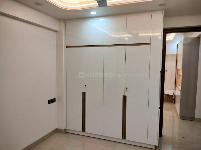 4 BHK Apartment in Vasant Kunj for resale New Delhi. The reference number is 19377624