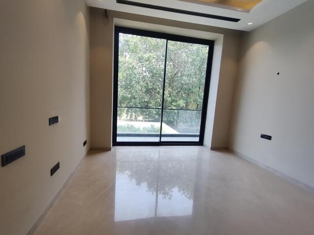 4 BHK Apartment in Vasant Kunj for resale New Delhi. The reference number is 20476762