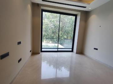 4 BHK Apartment in Vasant Kunj for resale New Delhi. The reference number is 20476762