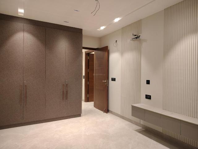 4 BHK Apartment in Vasant Kunj for resale New Delhi. The reference number is 20917076