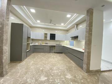 4 BHK Apartment in Vasant Kunj for resale New Delhi. The reference number is 20119513