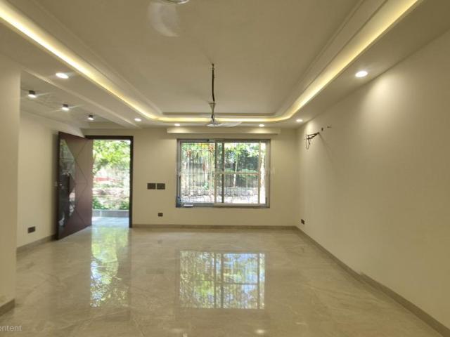 4 BHK Apartment in Vasant Kunj for resale New Delhi. The reference number is 20157401