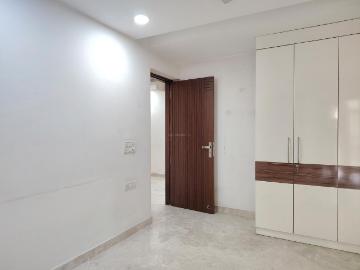 4 BHK Apartment in Vasant Kunj for resale New Delhi. The reference number is 20371300