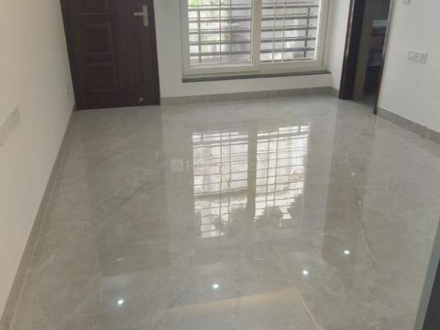 4 BHK Apartment in Vasant Kunj for resale New Delhi. The reference number is 21109281