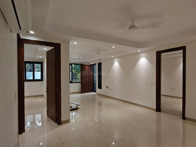 4 BHK Apartment in Vasant Kunj for resale New Delhi. The reference number is 21160916