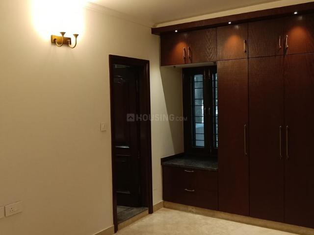 4 BHK Apartment in Vasant Kunj for resale New Delhi. The reference number is 21237542