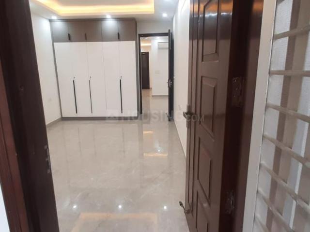 4 BHK Apartment in Vasant Kunj for resale New Delhi. The reference number is 21251842