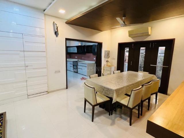 4 BHK Apartment in Vastrapur for rent Ahmedabad. The reference number is 17263032