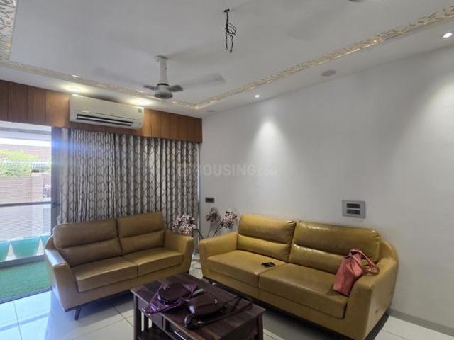 4 BHK Apartment in Vastrapur for rent Ahmedabad. The reference number is 20271708