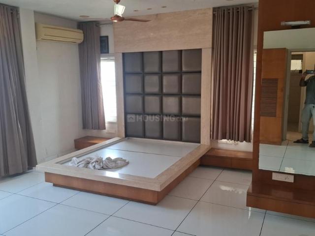 4 BHK Apartment in Vemali for resale Vadodara. The reference number is 21162966