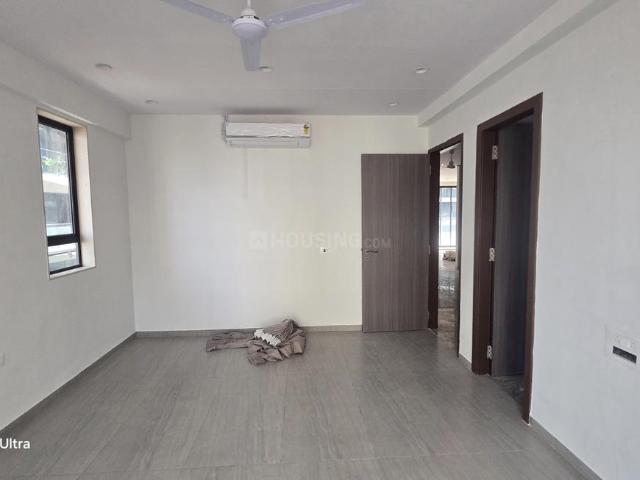 4 BHK Apartment in Vesu for rent Surat. The reference number is 19319336