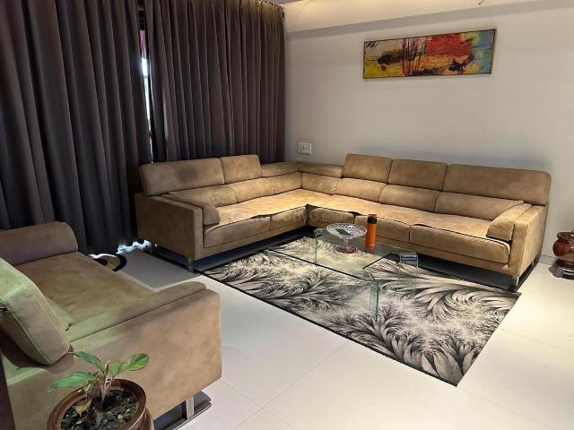4 BHK Apartment in Vesu for rent Surat. The reference number is 20065937