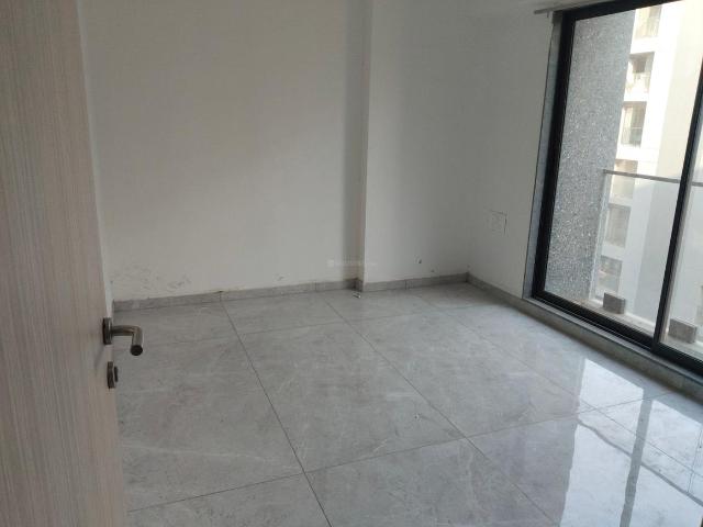 4 BHK Apartment in Vesu for rent Surat. The reference number is 20360871