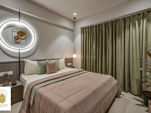 4 BHK Apartment in Vesu for resale Surat. The reference number is 18179443