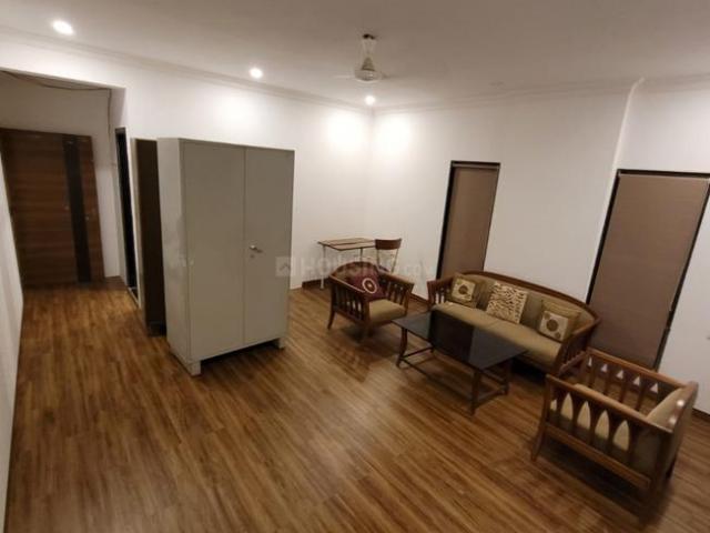 4 BHK Apartment in Vile Parle West for rent Mumbai. The reference number is 17042144