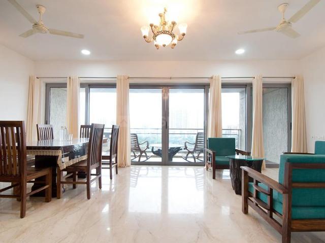 4 BHK Apartment in Vile Parle West for resale Mumbai. The reference number is 19526134