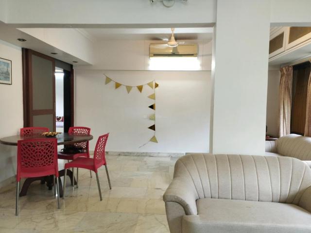 4 BHK Apartment in Vile Parle East for rent Mumbai. The reference number is 12871386