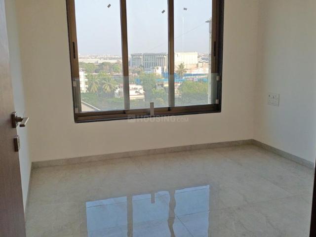 4 BHK Apartment in Vile Parle East for resale Mumbai. The reference number is 19749890