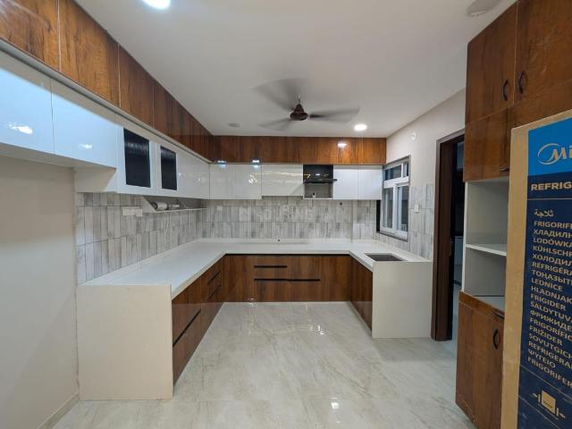 4 BHK Apartment in Viman Nagar for resale Pune. The reference number is 20077319